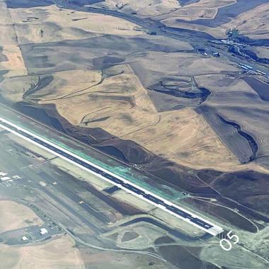 Pullman-runwayphoto